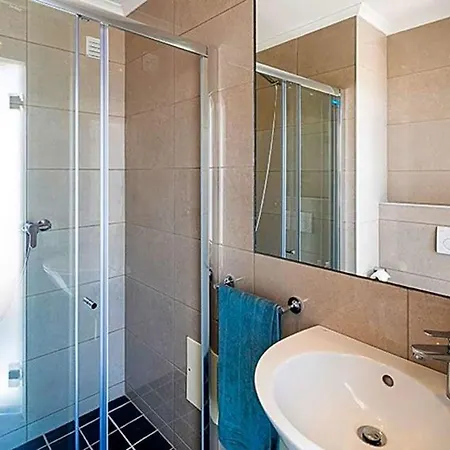 Villa Sleeps 8 Pool Air Con Wifi