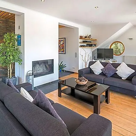 Sleeps 8 Pool Air Con Wifi * Lagos