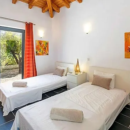 Sleeps 8 Pool Air Con Wifi * Lagos