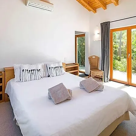 Sleeps 8 Pool Air Con Wifi Villa Lagos