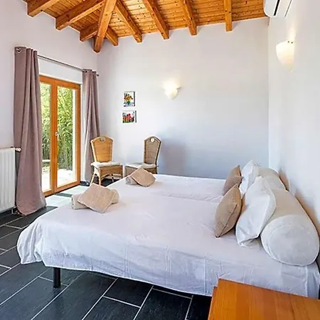 Villa Sleeps 8 Pool Air Con Wifi Lagos